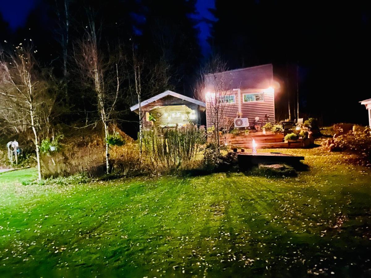 15 Min Fran Ullared! Ny Stuga Med Hoeg Standard! Alvsered Exterior photo